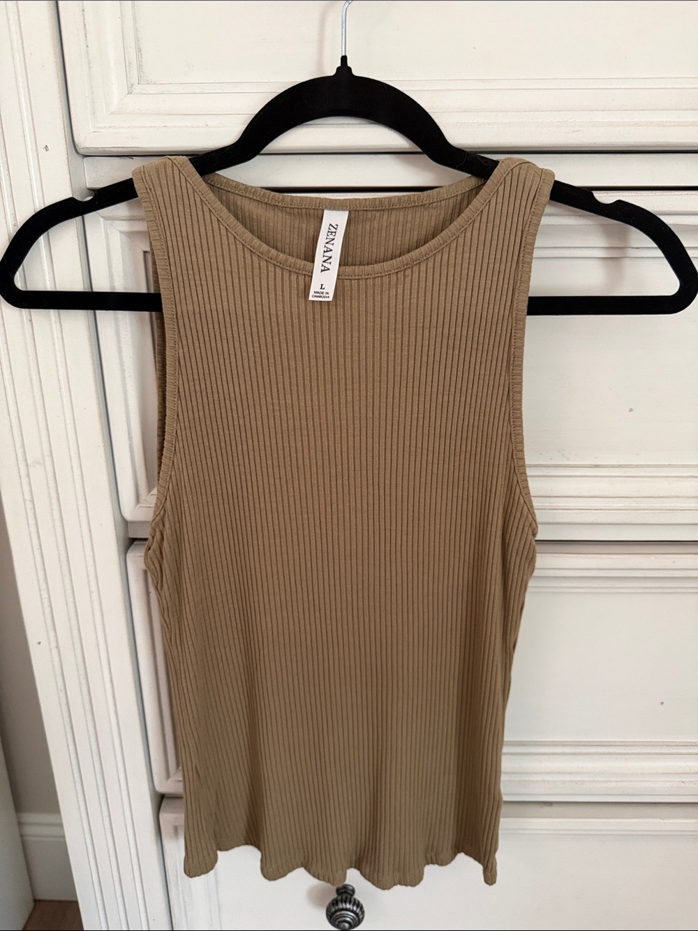 Zenana Outfitters Ribbed Sleeveless Tank in Olive green